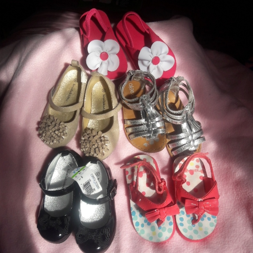 Size 5/6 Toddler shoe bundle.